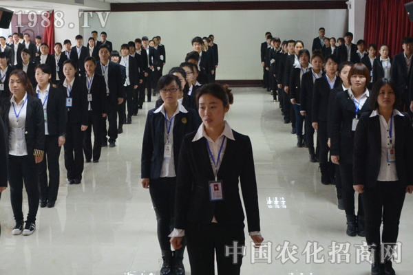 因?yàn)橛袎?所以敢想
